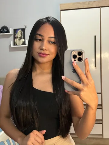 IMAGEN: cara de compradora 2 de 3 — prueba social del hero, se recorta en círculo