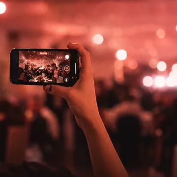 IMAGEN: momento 4 de 13 — el vals o el primer baile. Miniatura cuadrada, se ve chica y en movimiento