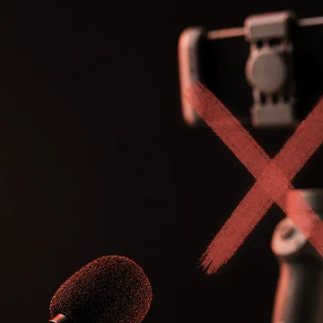 IMAGEN: momento 11 de 13 — el ramo. Miniatura cuadrada, se ve chica y en movimiento